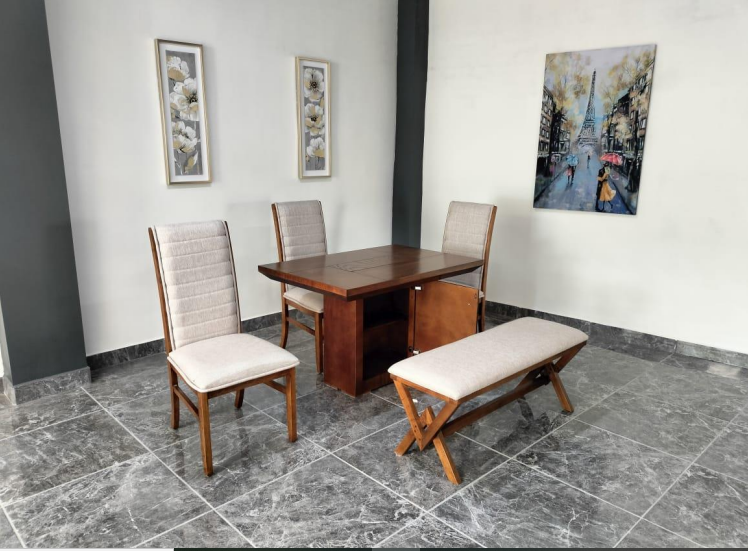 Comedor californiade 4 chapa ocume y encino color nogal con banca monterrey, tapiz cantela cream